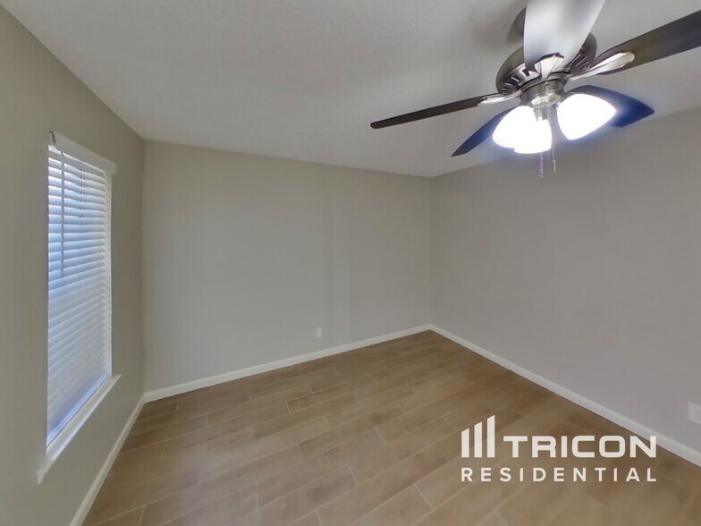 Building Photo - 2625 Sam Houston Dr