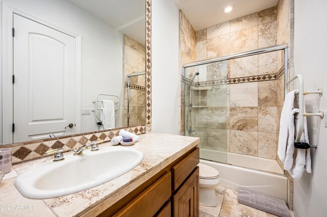 Building Photo - 6649 E Berneil Dr