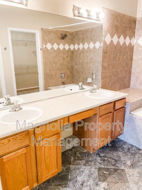 Building Photo - 4734 Sand Mountain Point