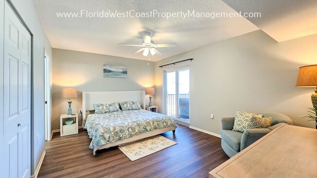 Building Photo - SIESTA KEY! DIRECT WATER VIEWS! PET FRIEND...