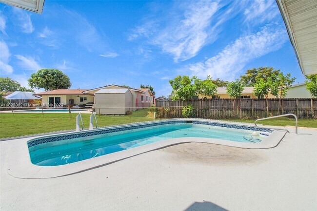 Building Photo - 8441 NW 18th St