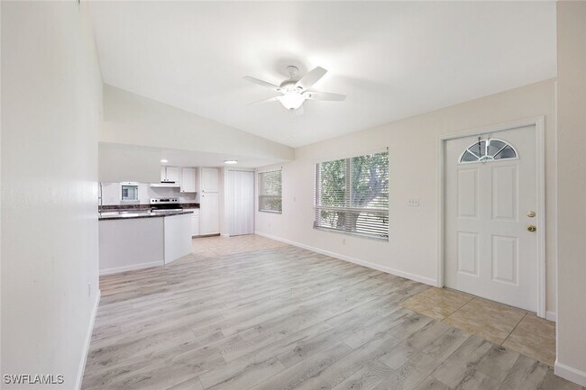 Building Photo - 5024 Chiquita Blvd S