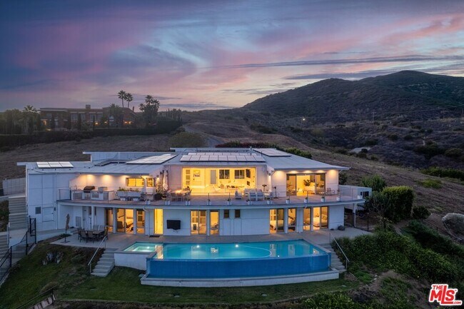 Building Photo - 28405 Via Acero