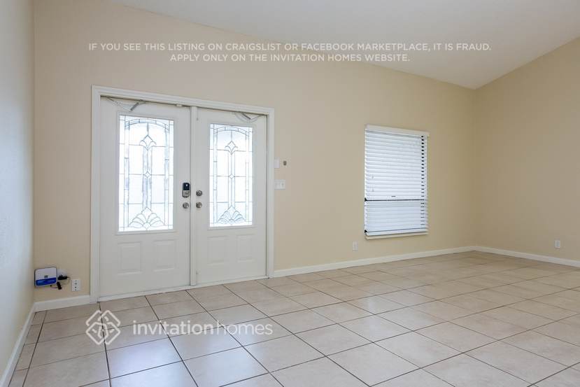 Building Photo - 7425 SW 12th Ct