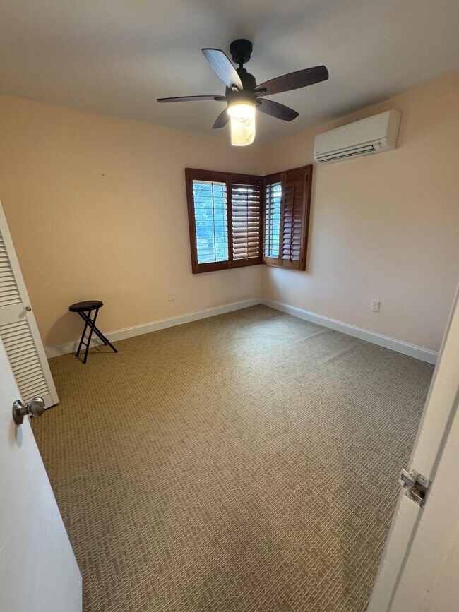 Building Photo - 521-512 12th Ave N