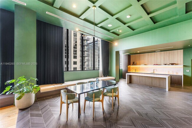 Building Photo - 11 NE 6th St