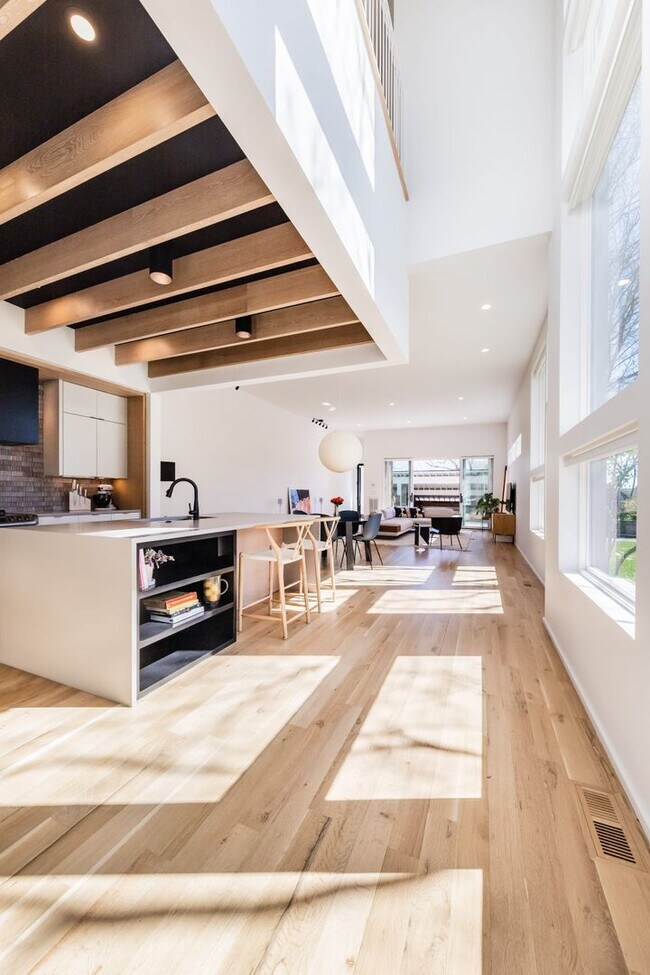 Building Photo - Thoughtfully Designed and Professionally Managed in Sought-After Germantown!