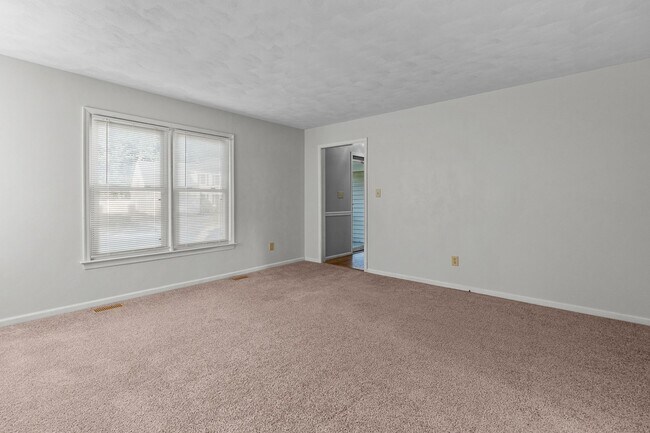 Building Photo - Charming 4-Bedroom Home for Rent in Chesapeake
