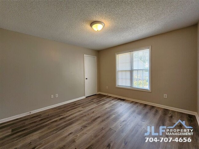 Building Photo - 2 Story All Brick 2/1.5 Townhouse in Concord