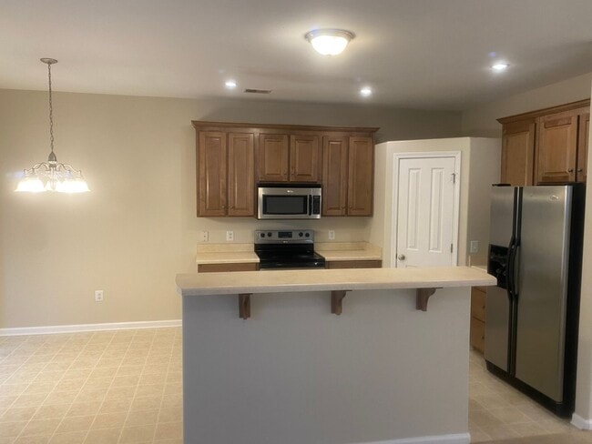 Building Photo - In the Heart of The Hill