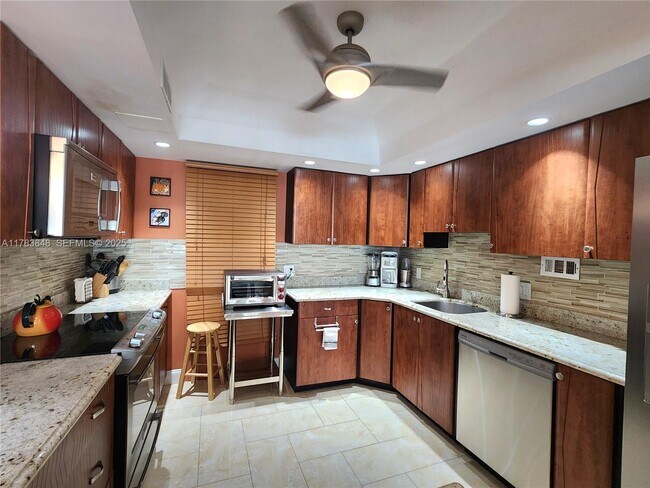 Building Photo - 3505 S Ocean Dr