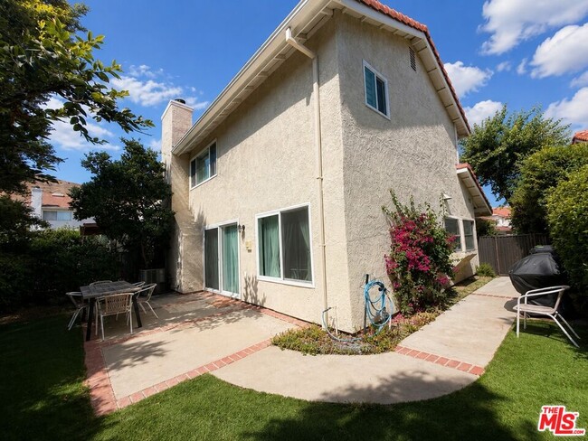 Building Photo - 12245 Shady Hollow Ln