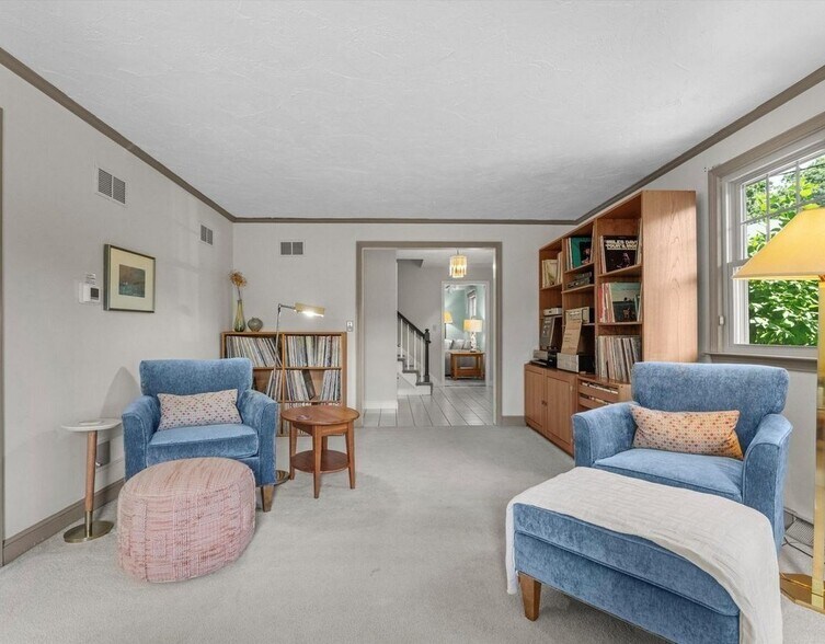 Building Photo - 9 Pleasantview Ter