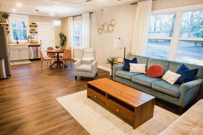 Building Photo - 3480 Johan Blvd