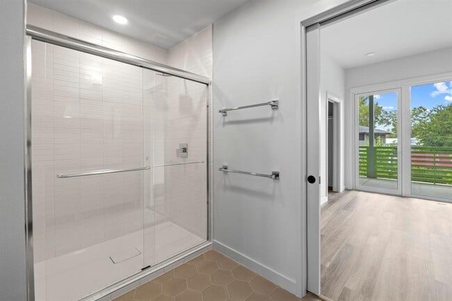 Building Photo - 4004 Banister Ln