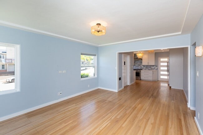 Building Photo - 2 Bed, 2 Bath home in Ocean Beach