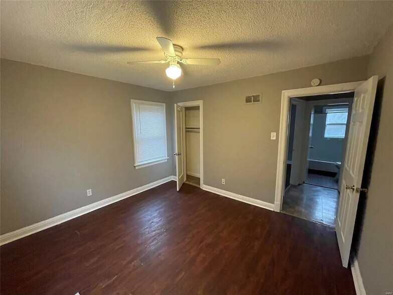 Building Photo - 207 Newell Dr