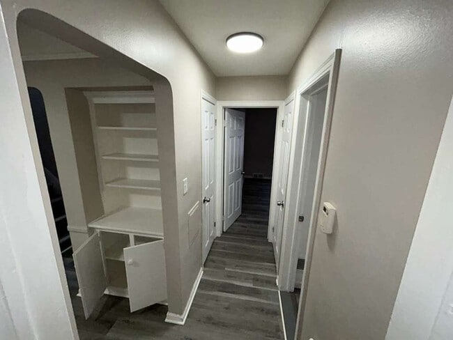 Building Photo - New Renovated 3 Bedroom Bungalow