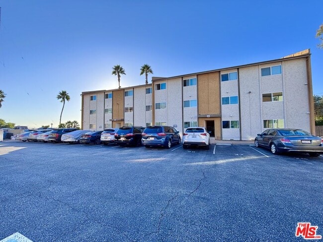 Building Photo - 1800 N Alvarado St