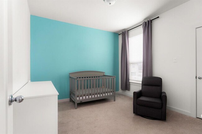 Building Photo - 1531 N Red Bud Ln