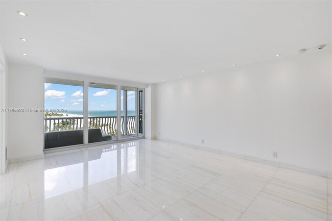 Building Photo - 2200 S Ocean Ln