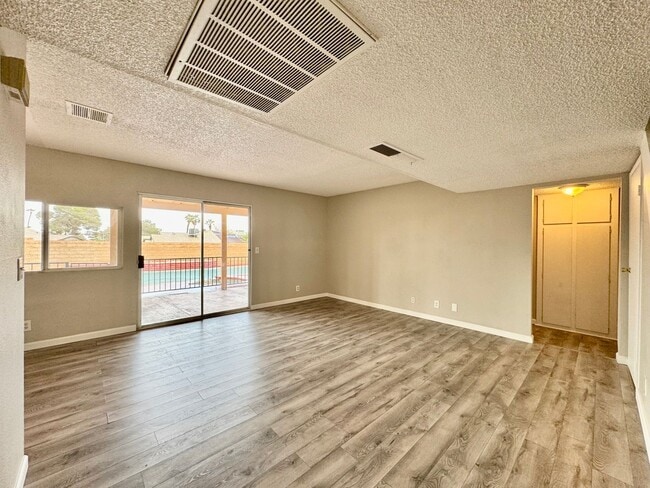Building Photo - Fully Remodeled W/ Pool and 4 Bedrooms! Centrally Located