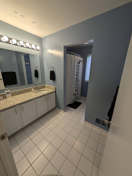 Building Photo - 11314 Buckleberry Path