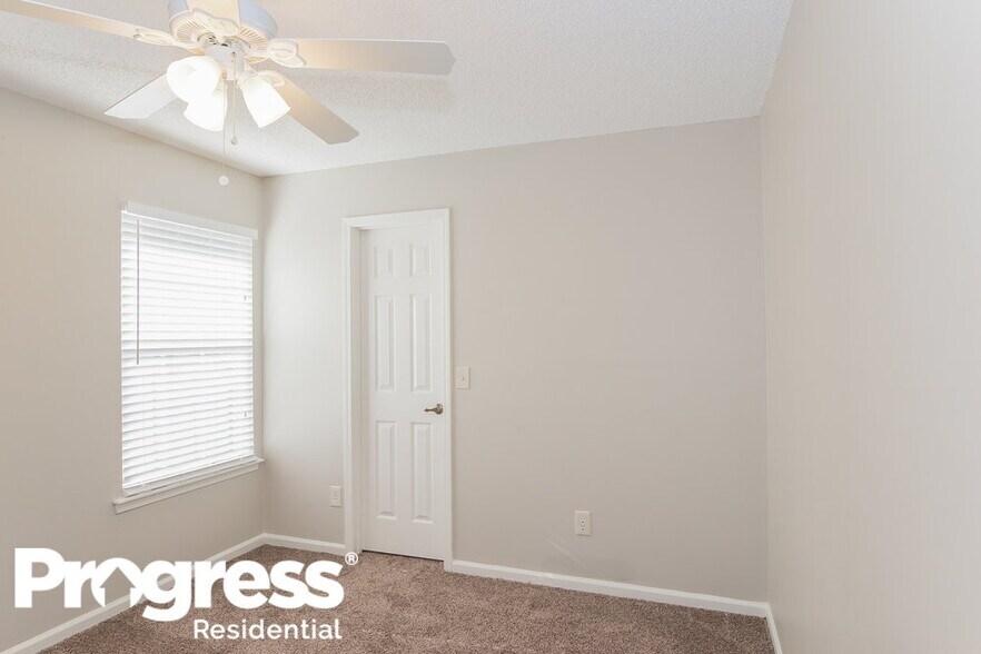 Building Photo - 3571 Barbizon Ct