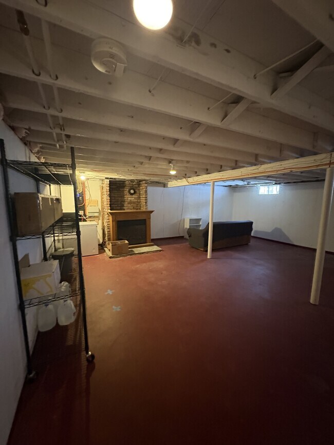 Building Photo - 7 Old Farm Rd