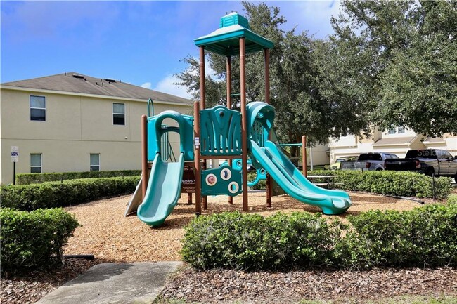 Building Photo - 3 BEDROOM. 2.5 BATHROOM TOWNHOME IN OVIEDO