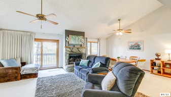 Building Photo - 2665 N Valley View Rd