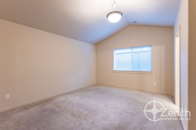 Building Photo - Waived Application Fees! Cozy 3 Bedroom En...