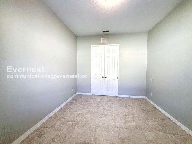 Building Photo - 296 Del Sol Ave