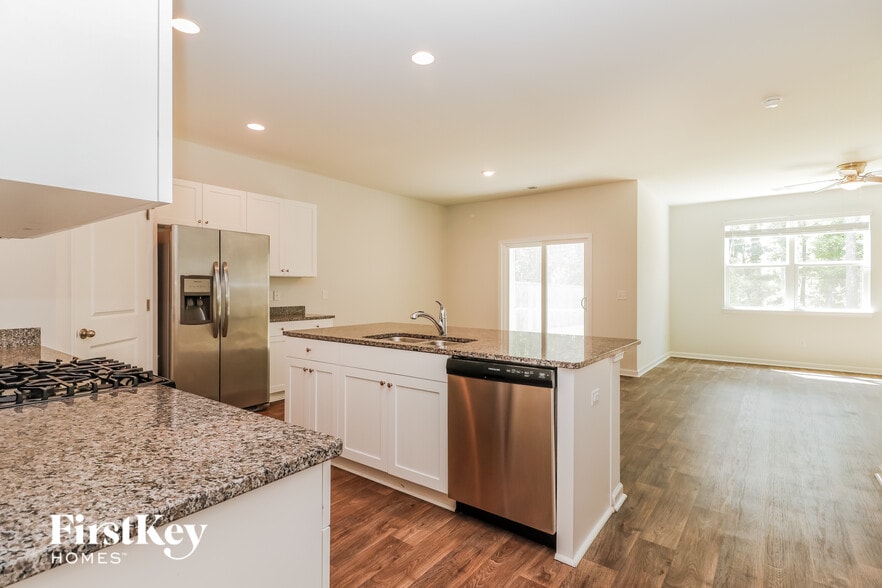 Building Photo - 544 Wayton Cir