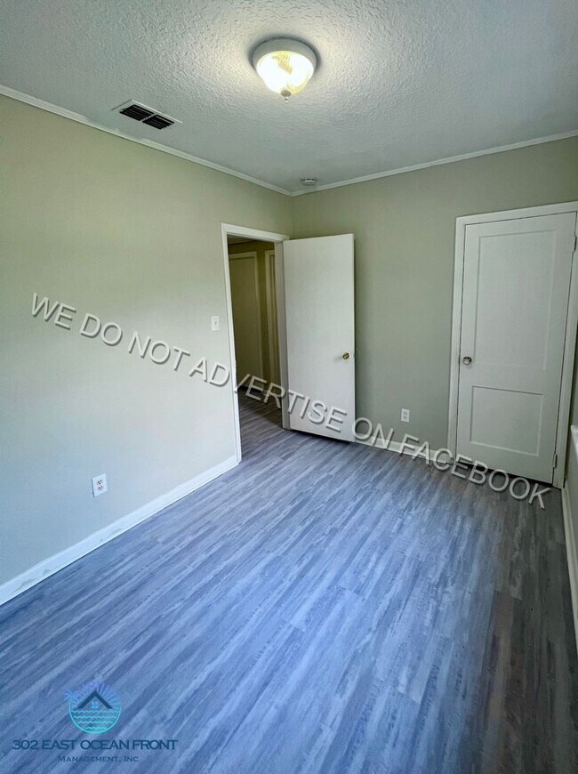 Building Photo - $200 OFF FIRST MONTH RENT - Gorgeous 3 bed...