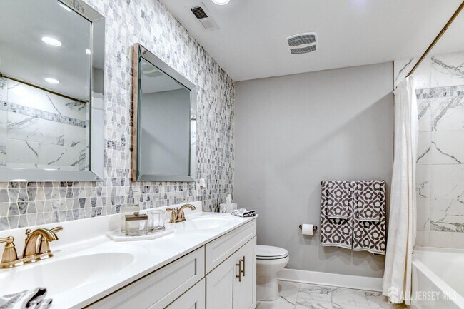 Building Photo - 1529 Paxton Ln