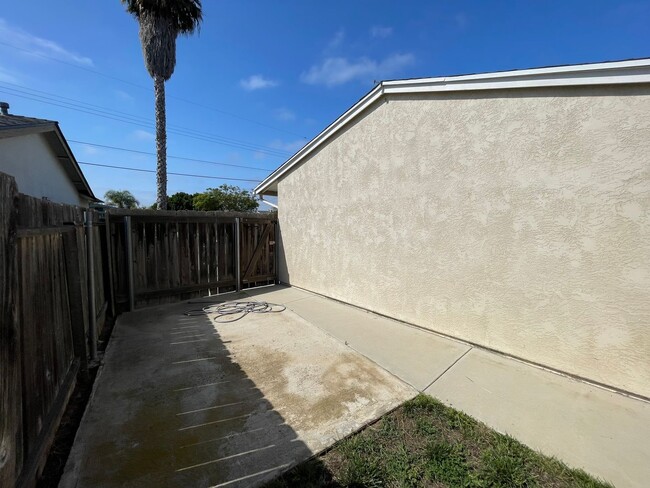 Building Photo - Amazing 4 Bedroom in the Heart of SD!