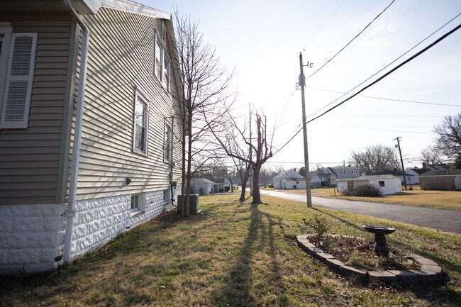 Building Photo - 1600 N Church St