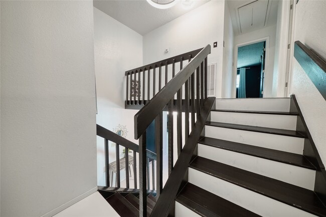 Building Photo - 10127 Fernstone Ln