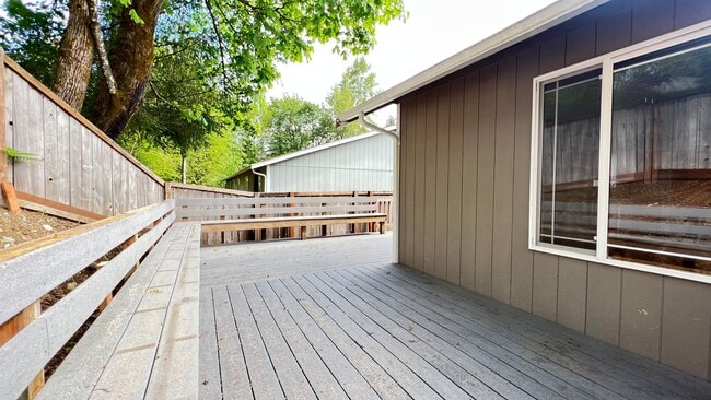 Building Photo - New Inside 3 Bedroom, 2 Full Bath on Corne...