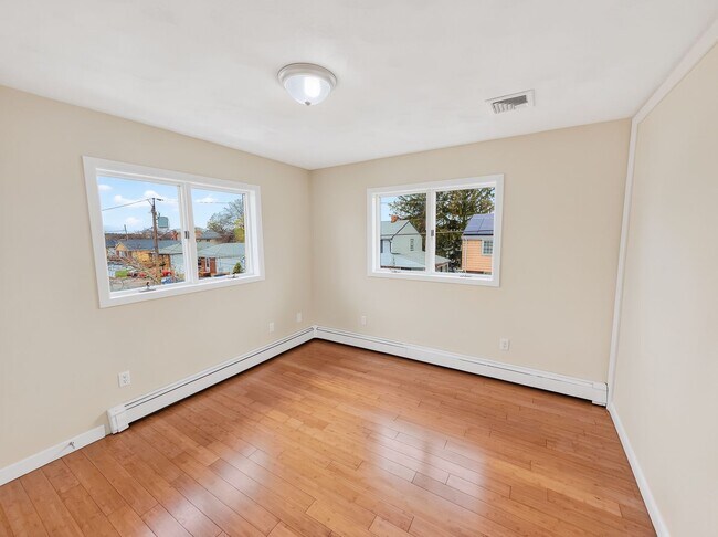 Building Photo - Beautiful Condo In Revere MA!