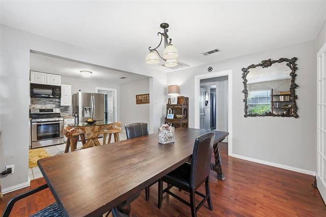 Building Photo - 108 W Heard St