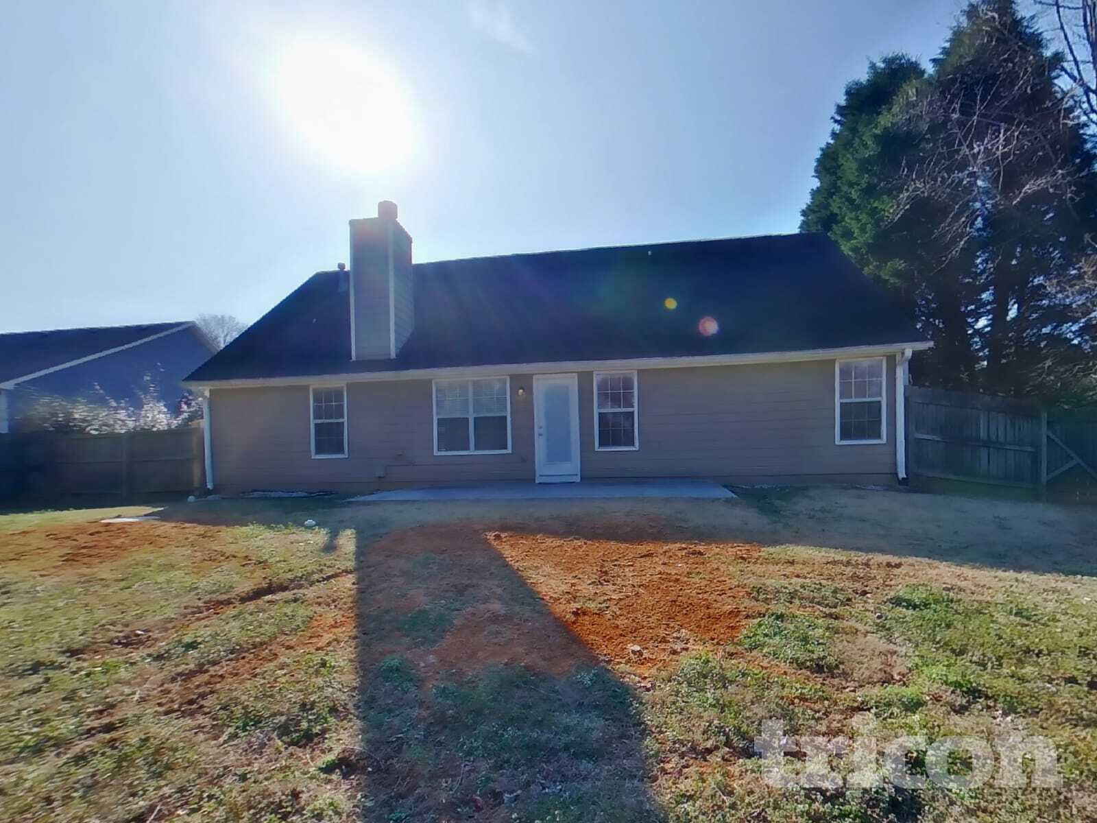 Building Photo - 2570 Harbins Mill Dr