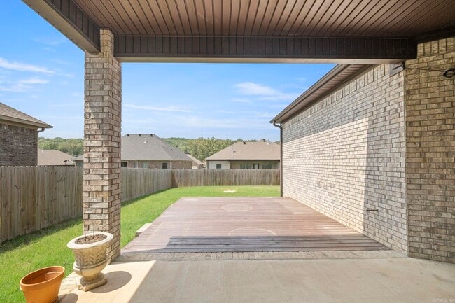 Building Photo - 9541 Oak Forest Ln