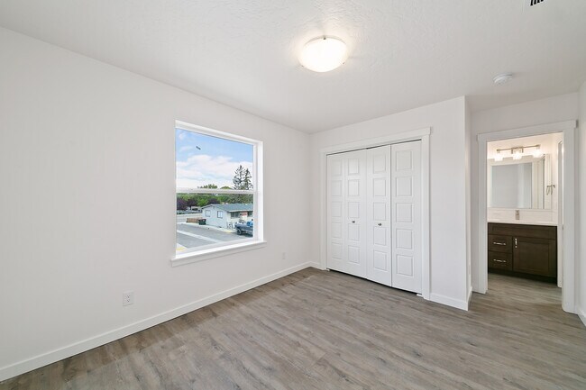Building Photo - 1336 N Meridian Rd