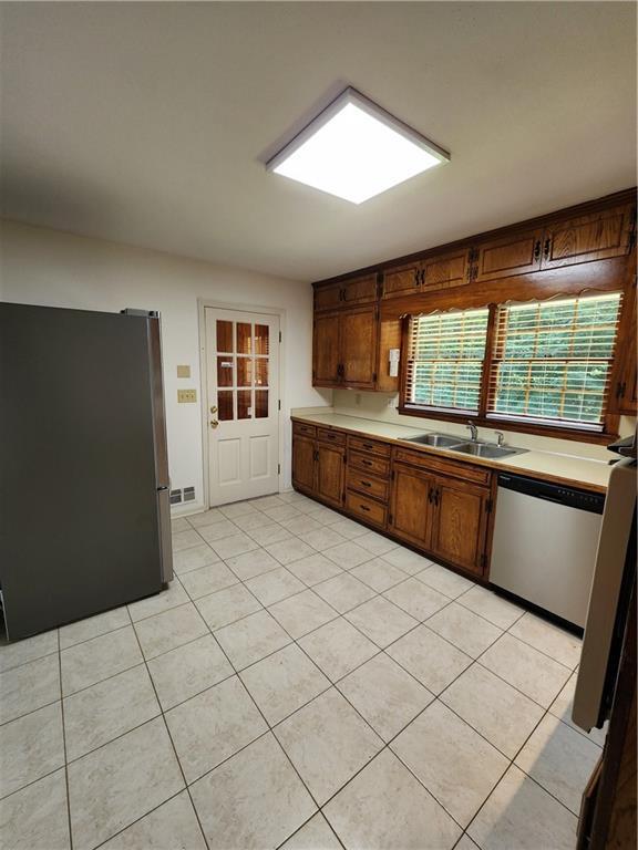 Building Photo - 2755 Beverly Hills Dr