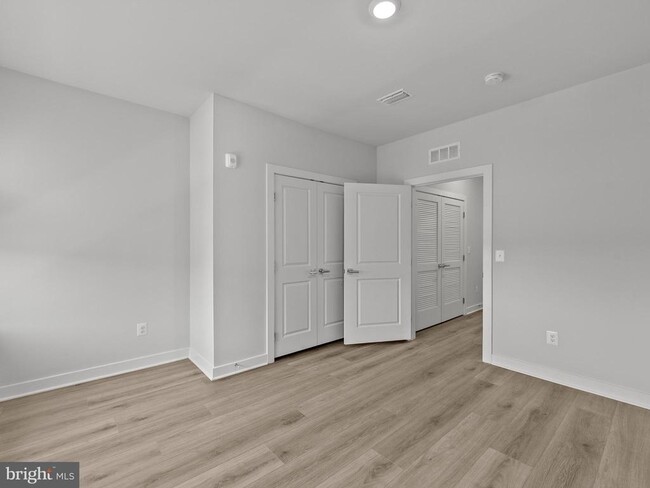 Building Photo - 12865 Mosaic Pk Wy