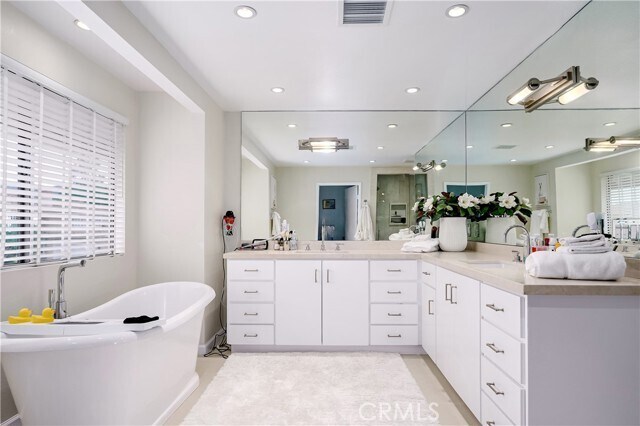 Building Photo - 1359 Southwind Cir