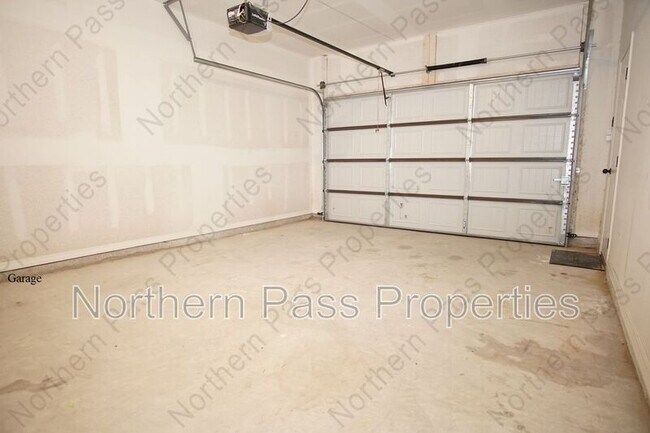 Building Photo - 14380 Tobe Davis Dr