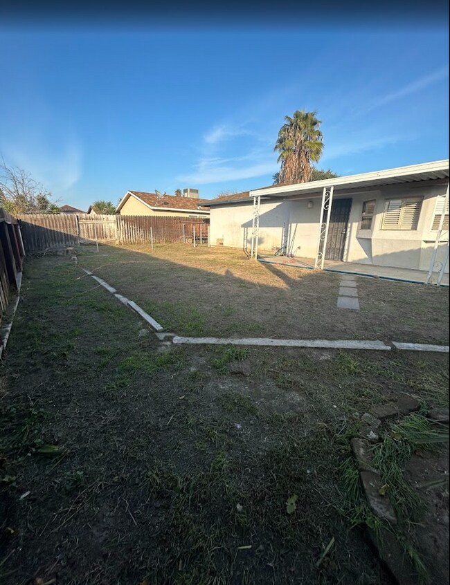 Building Photo - 3 Bed, 2 bath in SW